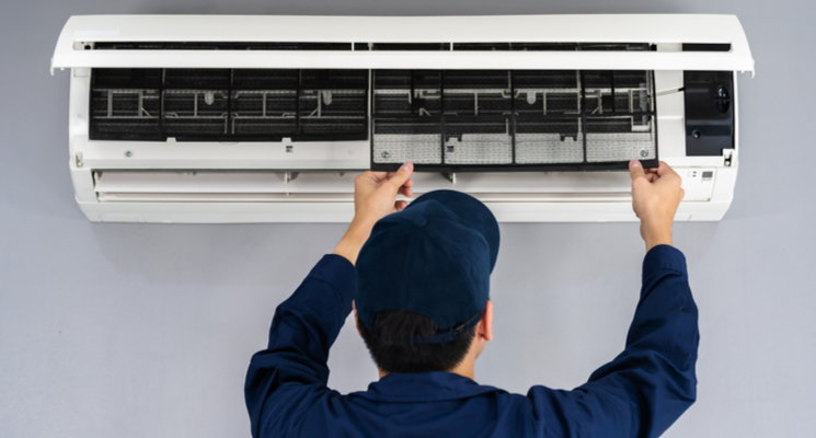 AC Servicing in Dubai